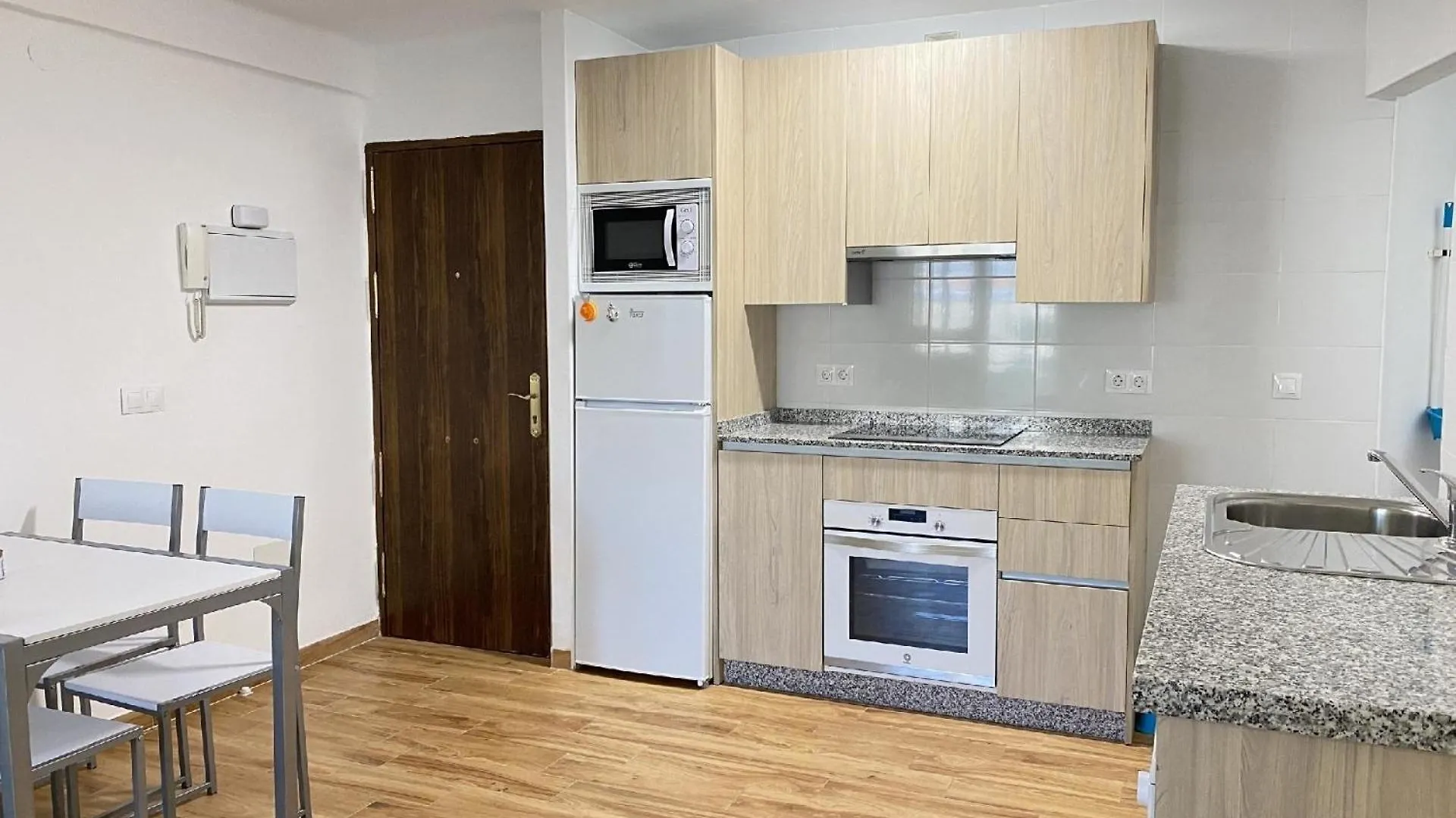 Apartment Ferienwohnung Fuer 2 Personen Ca 60 Qm In Nerja, Andalusien Costa Del Sol